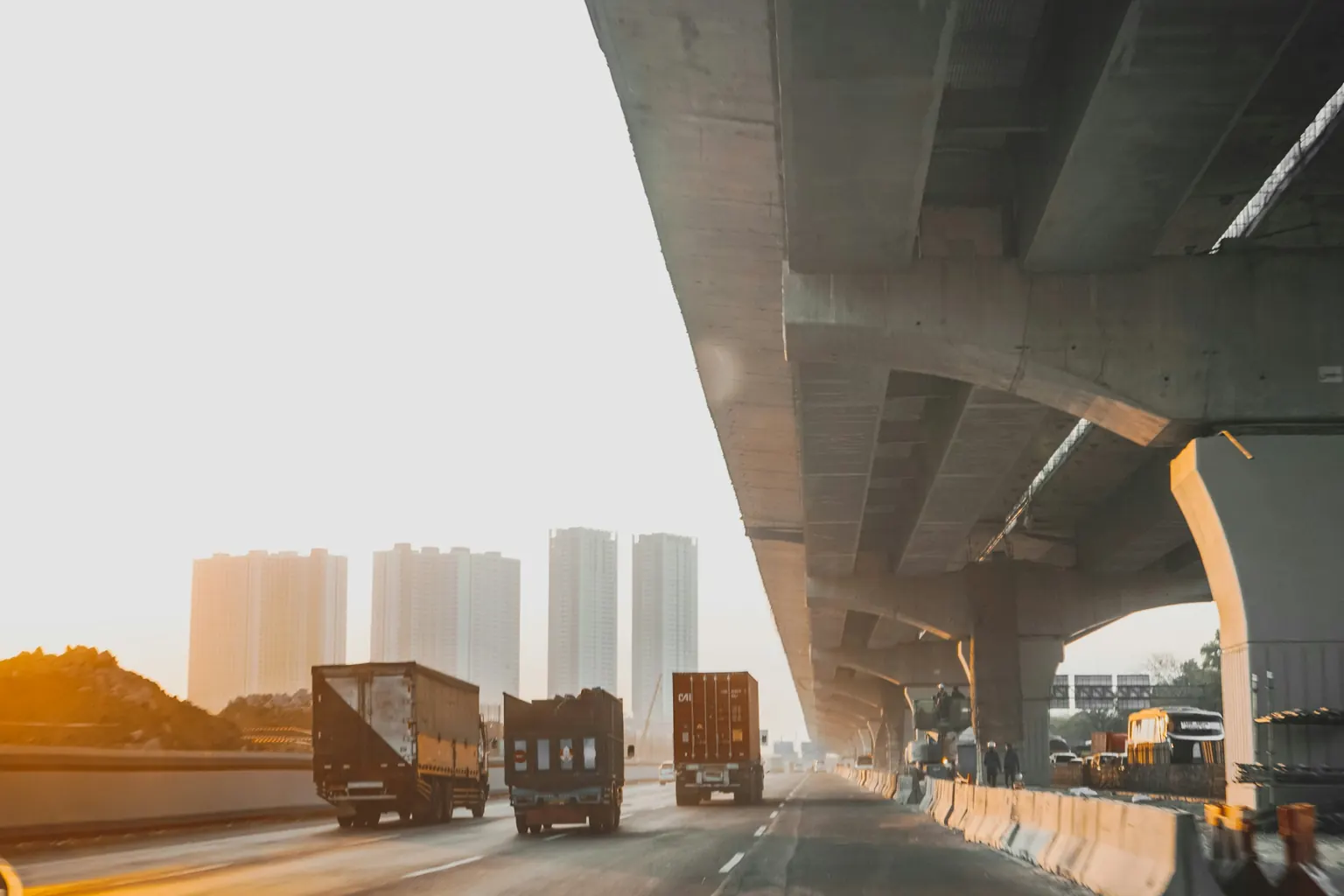 Foto ilustrasi pengiriman cargo darat
